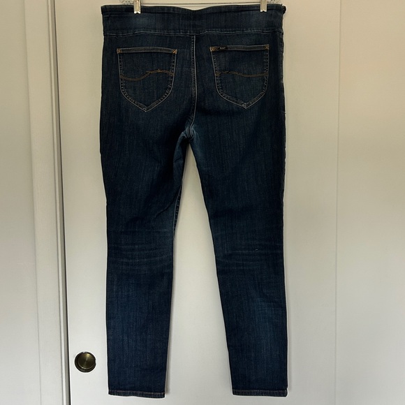 Lee Slim fit Skinny leg Sculpting Jeans with Stretch - Picture 3 of 10